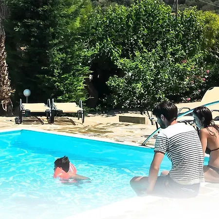 Irida & Pool *