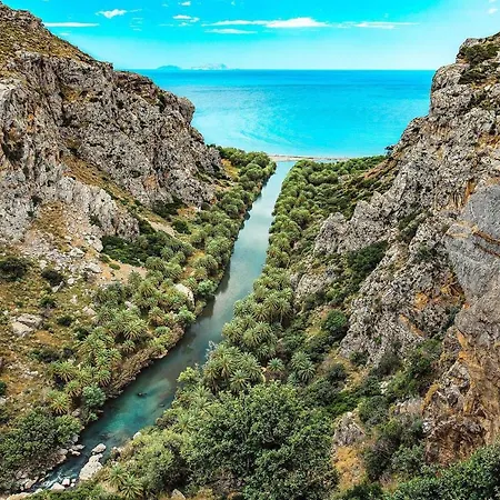 Apartman Irida & Pool Plakiász